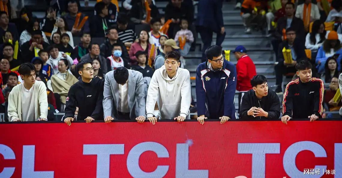 kaiyun-崔永熙首秀2分、本土球员共18分、杜锋无奈摊手！广东73-89辽宁