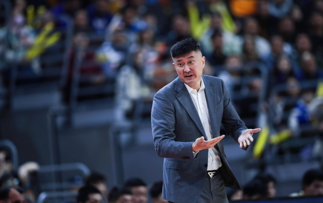 开云官网-广东宏远全力出击！主场迎战新疆男篮，杜锋拒绝输球，央视直播