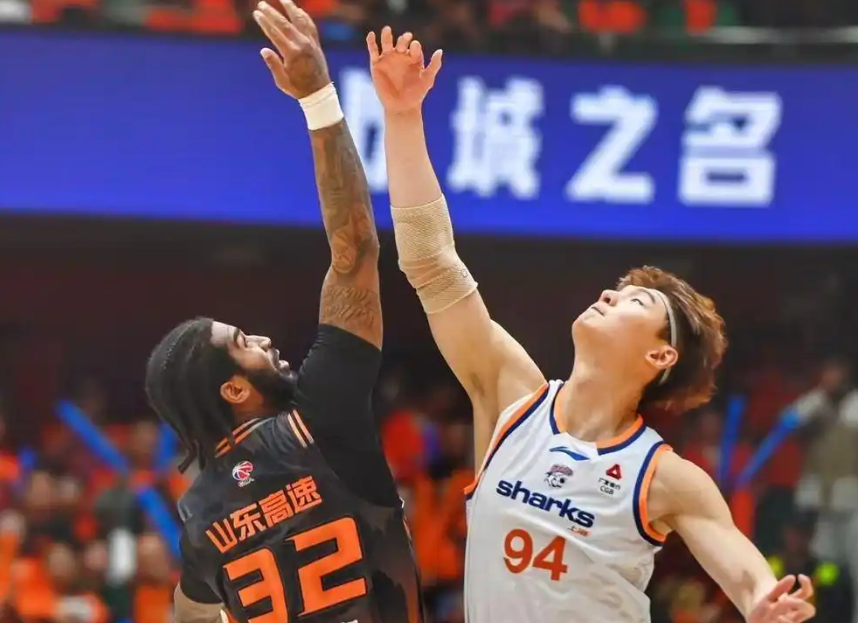 28分惨败!山东男篮0比2遭淘汰,双外援挂零,全队无斗志潦草收官